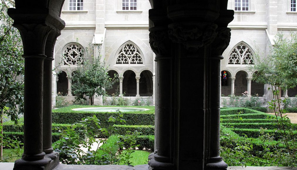 Cloître de l'Abbaye d'Hauterive Cloître de l'Abbaye d'Hauterive / ©Archipat, CC BY-SA 3.0 Wikimedia Commons