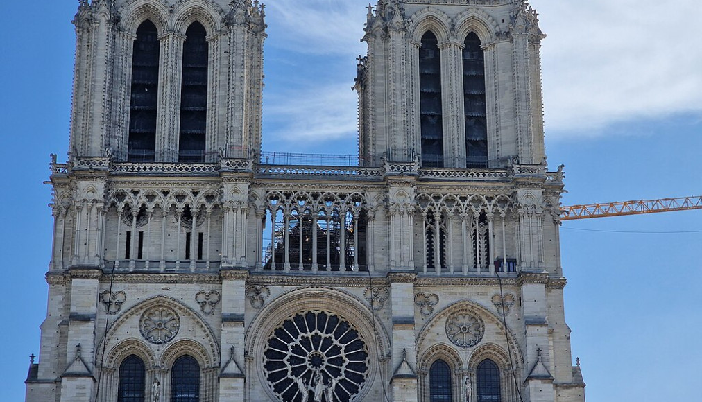 Notre-Dame de Paris / ©Tom Corser, CC BY-SA 3.0 via Wikimedia Commons