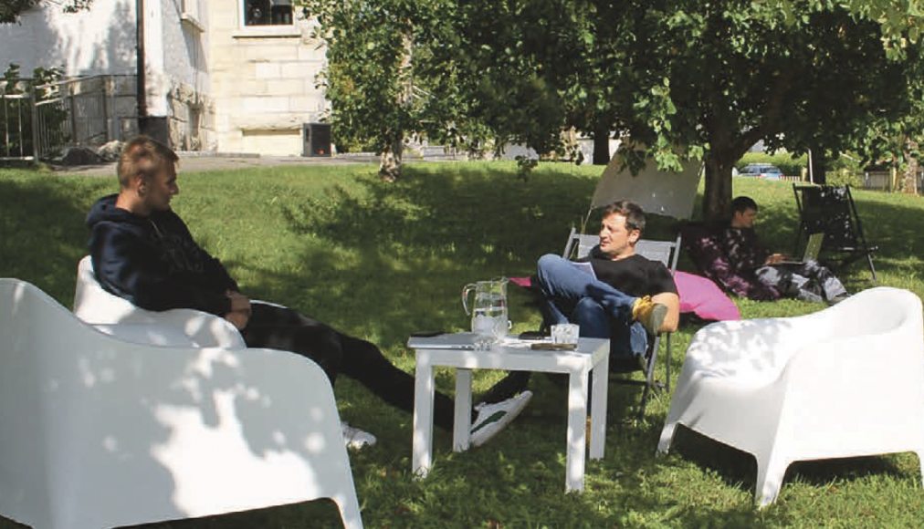 Cet espace de &quot;coworking&quot; en plein air est une première en Suisse / © DR