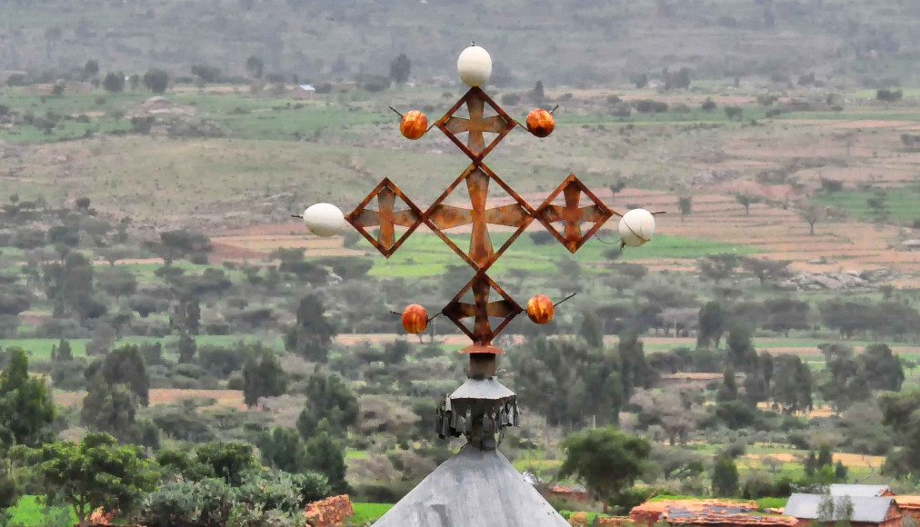 Sommet d&#039;une église orthodoxe à Gheralta, Ethiopie / ©Rod Waddington, Kergunyah, Australia, CC BY-SA 2.0 Wikimedia Commons