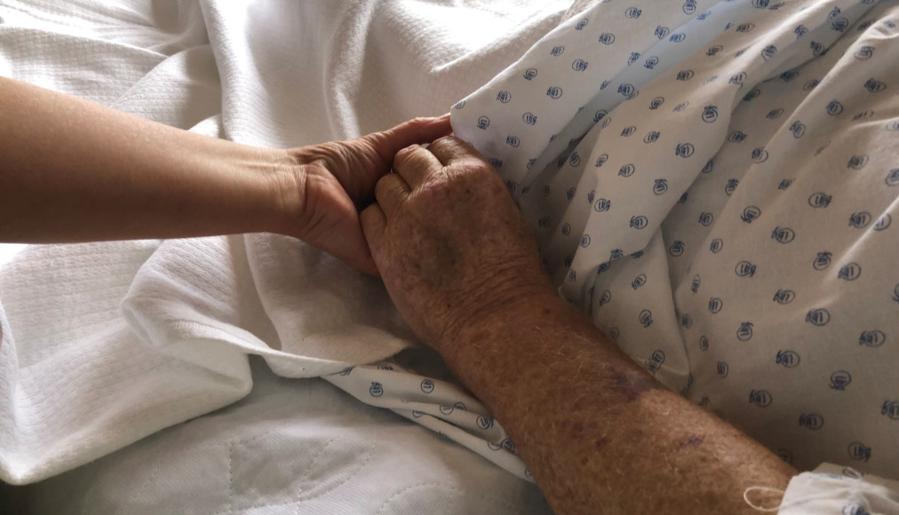 Etre à côté de la personne dans une qualité de présence: un vrai réconfort. Etre à côté de la personne dans une qualité de présence: un vrai réconfort. / ©Thérèse Aubert