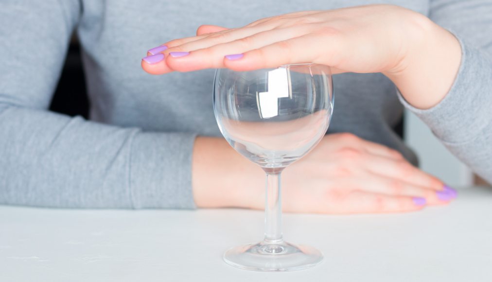 Avec 11,5 litres d’alcool pur par an par habitant, moyenne haute de l’OCDE, la marge pour la consommation de «sans alcool» en Suisse est encore importante. Avec 11,5 litres d’alcool pur par an par habitant, moyenne haute de l’OCDE, la marge pour la consommation de «sans alcool» en Suisse est encore importante. / © iStock/itakdalee