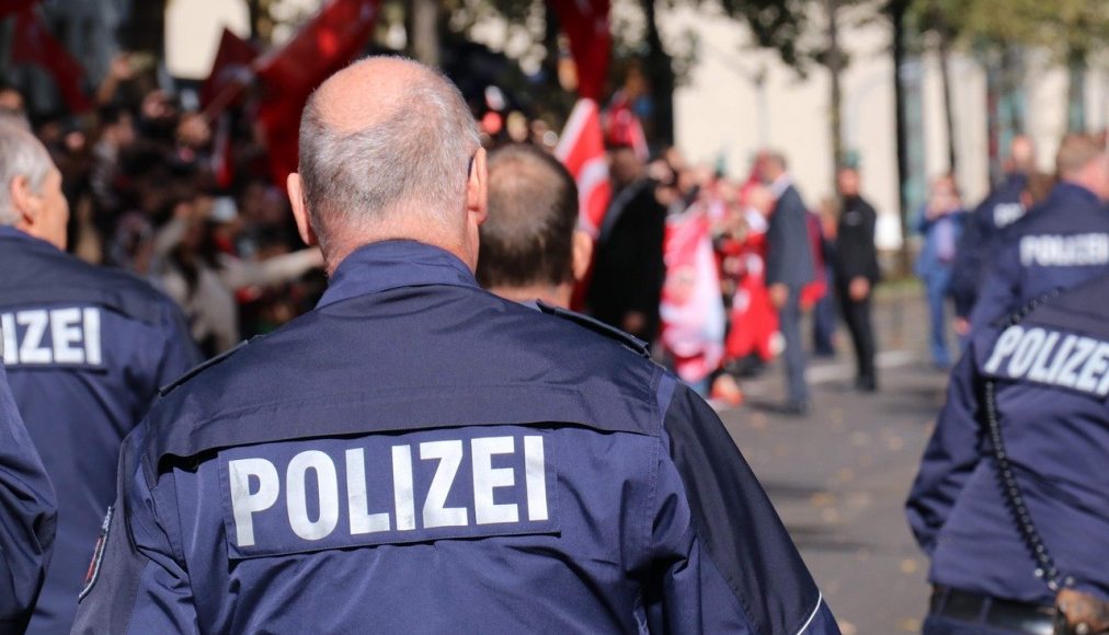 La police allemande arrête un groupe d'extrême-droite qui planifiait des attaques sur des musulmans. La police allemande arrête un groupe d'extrême-droite qui planifiait des attaques sur des musulmans. / ©Pixabay