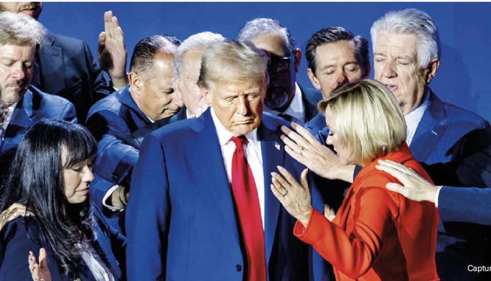 Trump de droit divin ? Trump de droit divin ? / Trump de droit divin ?